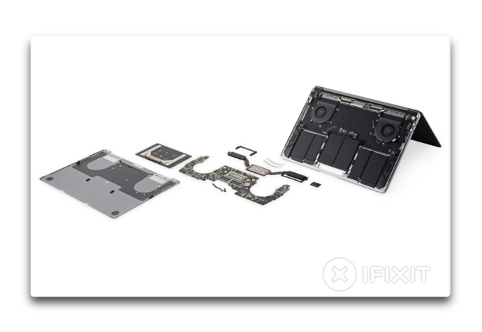 iFixit、13インチMacBook Pro 2018 の分解レポートで、大型バッテリーや再設計された電源アダプタを公開