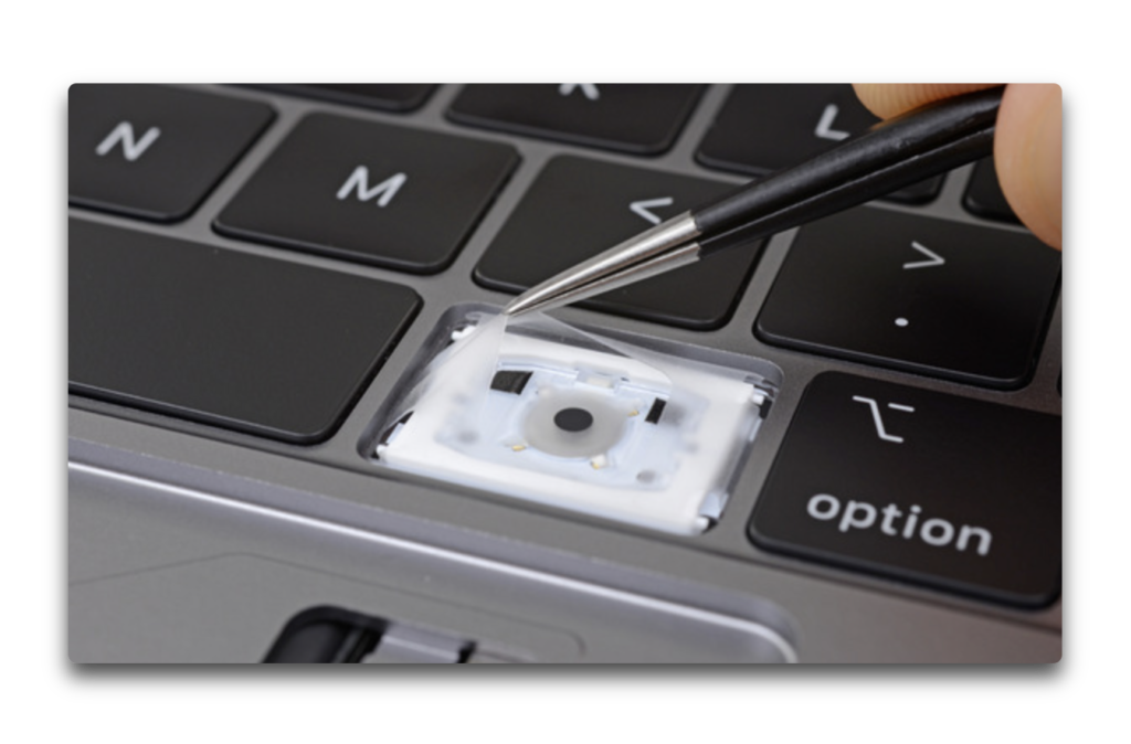 iFixit、新しい2018　MacBook Proキーボードには各キーの下に「薄いシリコン膜」がある