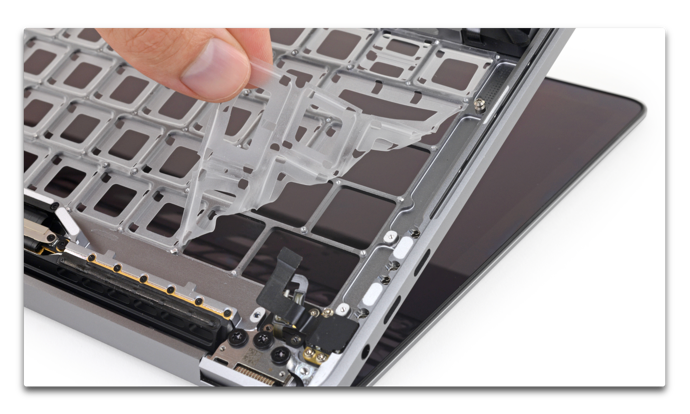 iFixit、MacBook Pro 2018 のバタフライキーボードの薄いシリコン膜の防塵テスト結果を公開