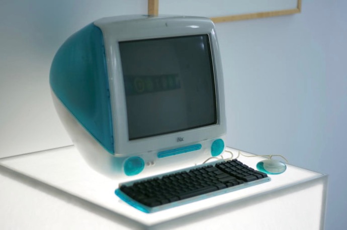 Bondi Blue iMac 00001 z