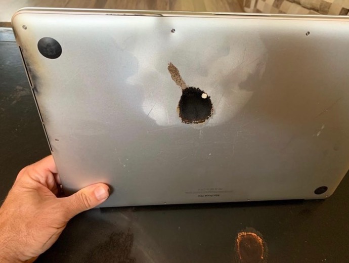 Damaged 15 Inch 2015 MacBook Pro 00002 z