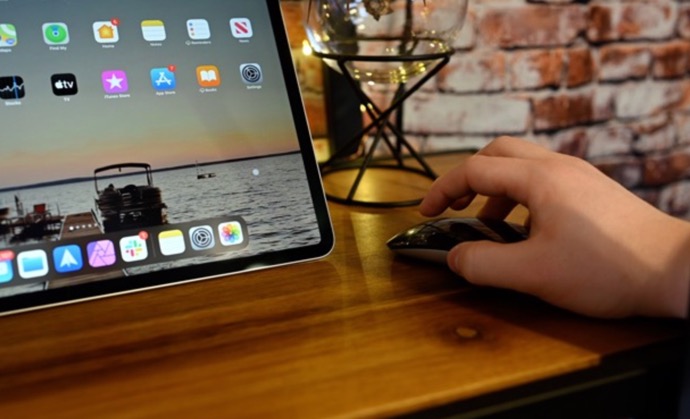 iPadOS 13.4のiPadで、Bluetoothのマウスおよびトラックパッドを使用する方法
