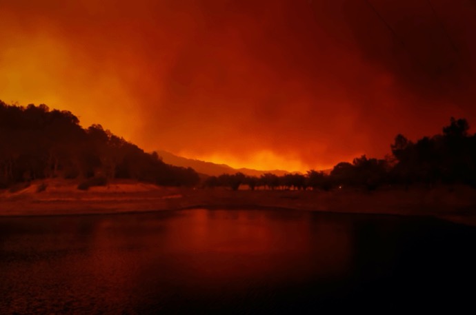 Apple、カリフォルニア州の山火事救援活動に寄付
