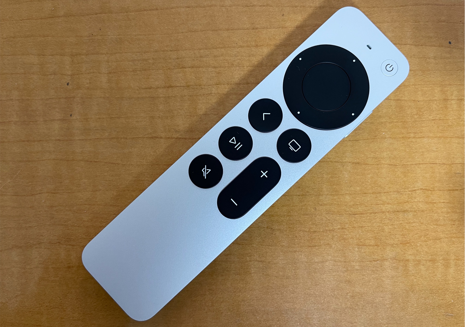 Apple TV 4K、新しいSiri Remote(第2世代)を使ってビデオを正しくスクラブ再生する方法
