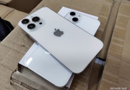 最新のiPhone 13ダミー、標準モデルに来る新しい対角デュアルレンズカメラ配置を示す