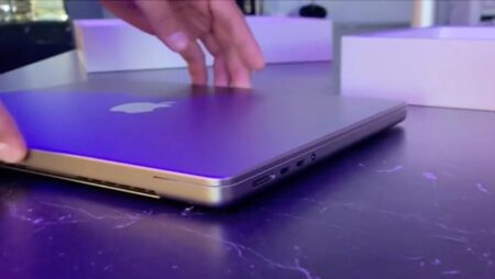 新しいMacBook Proは、Intelモデルに比べて802.11ac Wi-Fiが若干遅くなっているが、ほとんど気にならない