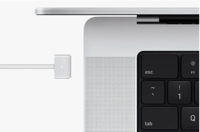 MacBook ProのMagSafe 3ケーブルが黄色で点滅、macOS Monterey 12.0.1の問題か