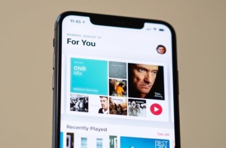 Apple Musicのバグは、ダウンロード時にiPhoneドック内の他のアプリを置き換える