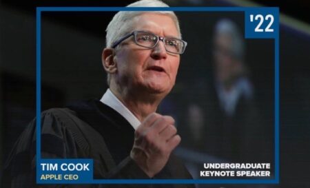AppleのCEO Tim CookがGallaudet大学の卒業式でスピーチ