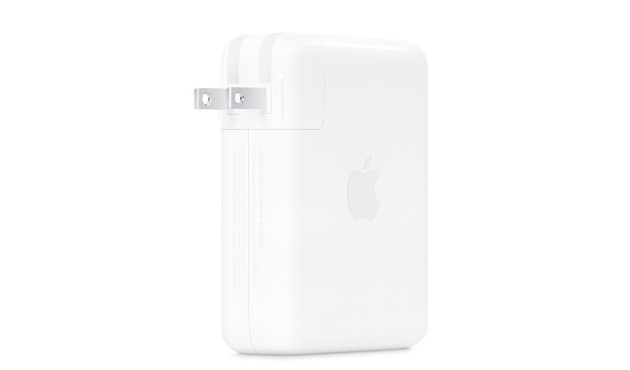Apple 、MacBook Proの電源アダプタが出荷に最大2カ月遅れ