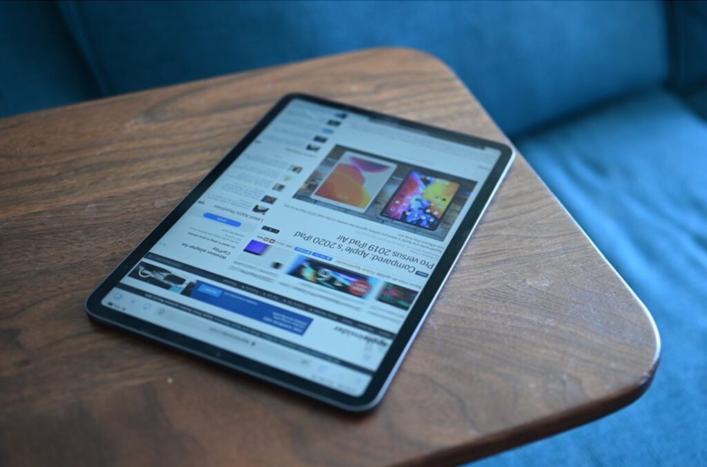 OLED iPadの画面には2層技術が採用され、より明るいディスプレイと長寿命を実現する