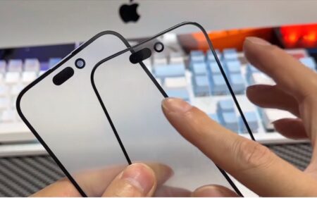 iPhone 15 Proのフロントガラスのリークが、ディスプレイ周りの超薄型ベゼルを明らかに