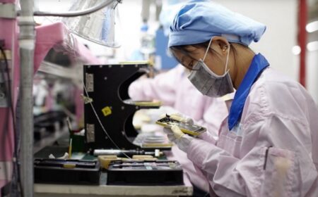 Foxconnの郑州工場で新入社員に契約ボーナスを提供！次期iPhone 15の大量生産に備えて