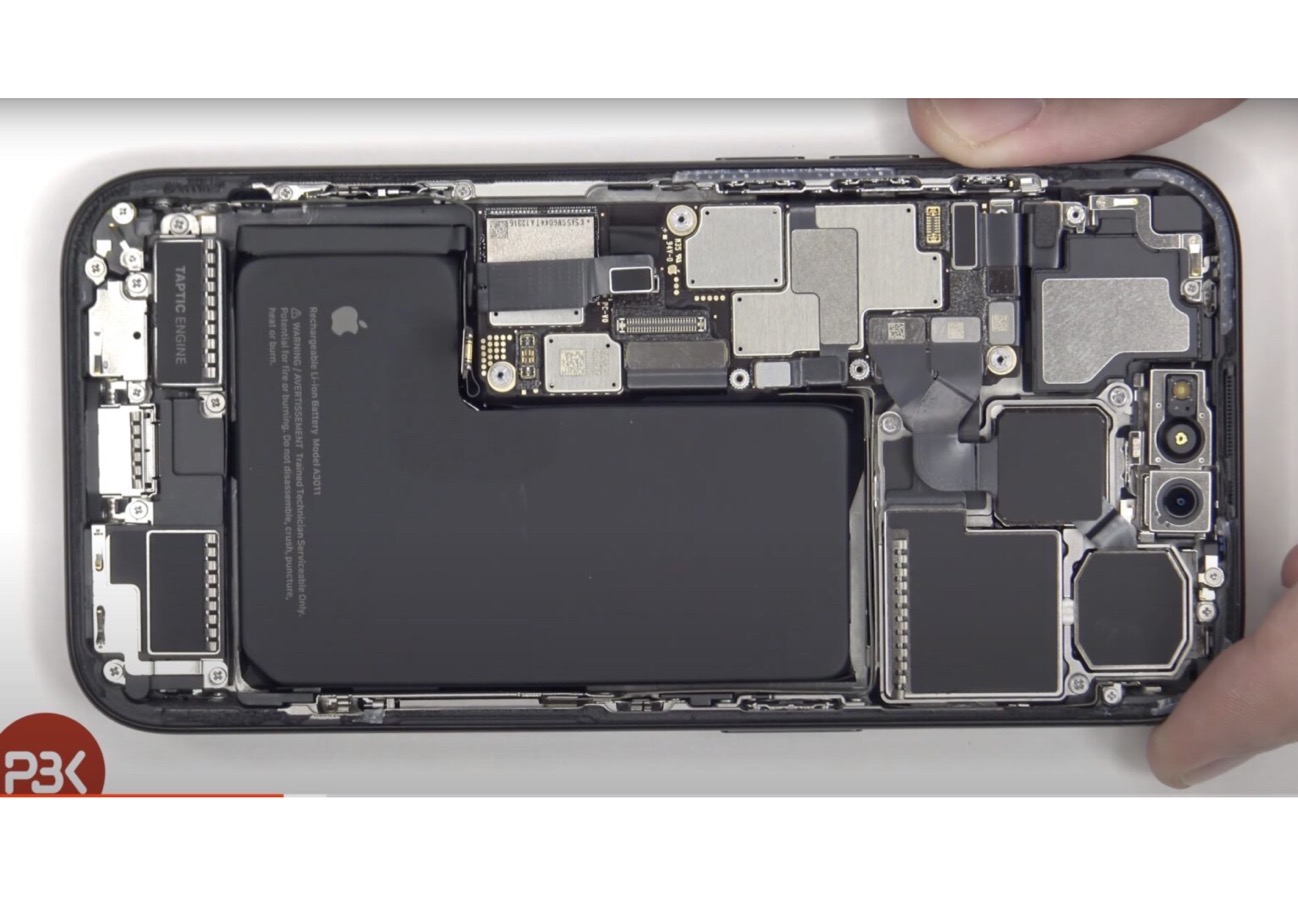 iPhone 15 Proの内部を包括的に分解分析：その高度なコンポーネントと修理可能性を明らかに