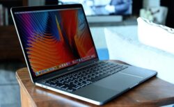 OLEDテクノロジー搭載のMacBook Proは、未だ数年待つ必要あり
