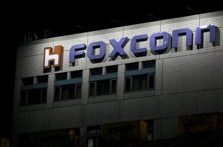 中国がFoxconn従業員を拘束！Appleサプライチェーンに激震、iPhone生産への影響は？