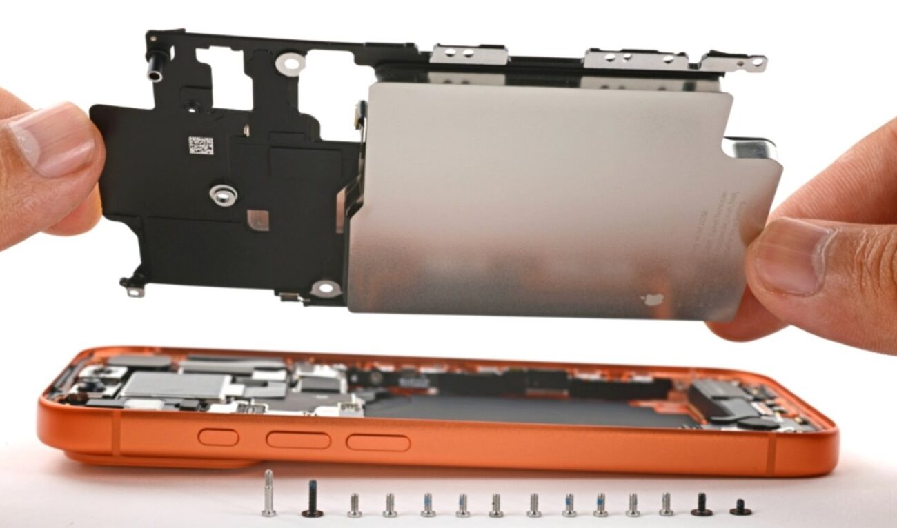 iFixit iPhone 17 Pro_02.png IFixit iPhone 17 Pro_02.